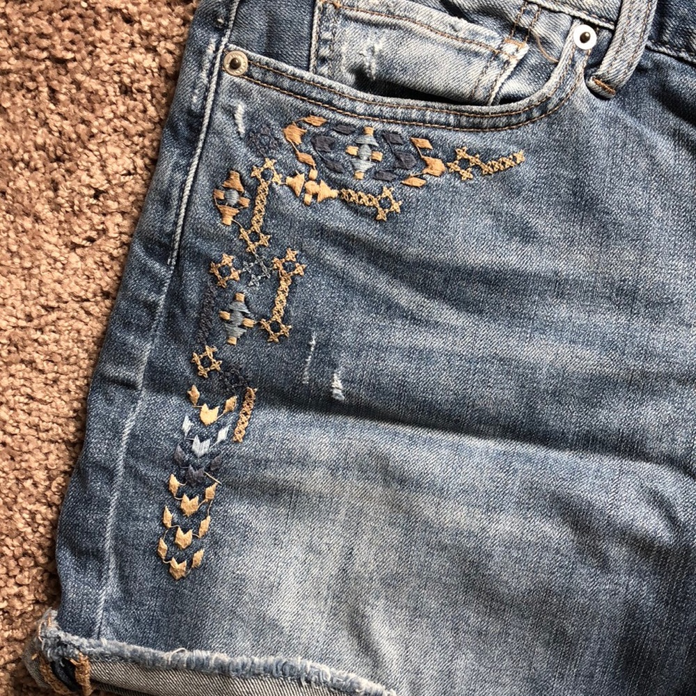 Lucky Brand embroidered Laguna jean short - Picture 2 of 5